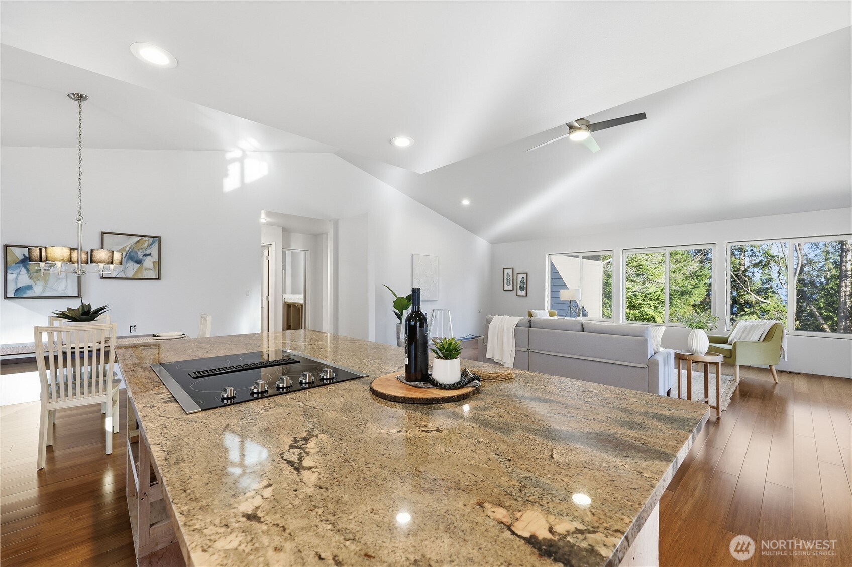 20919 President Point Road NE, Kingston, WA 98346