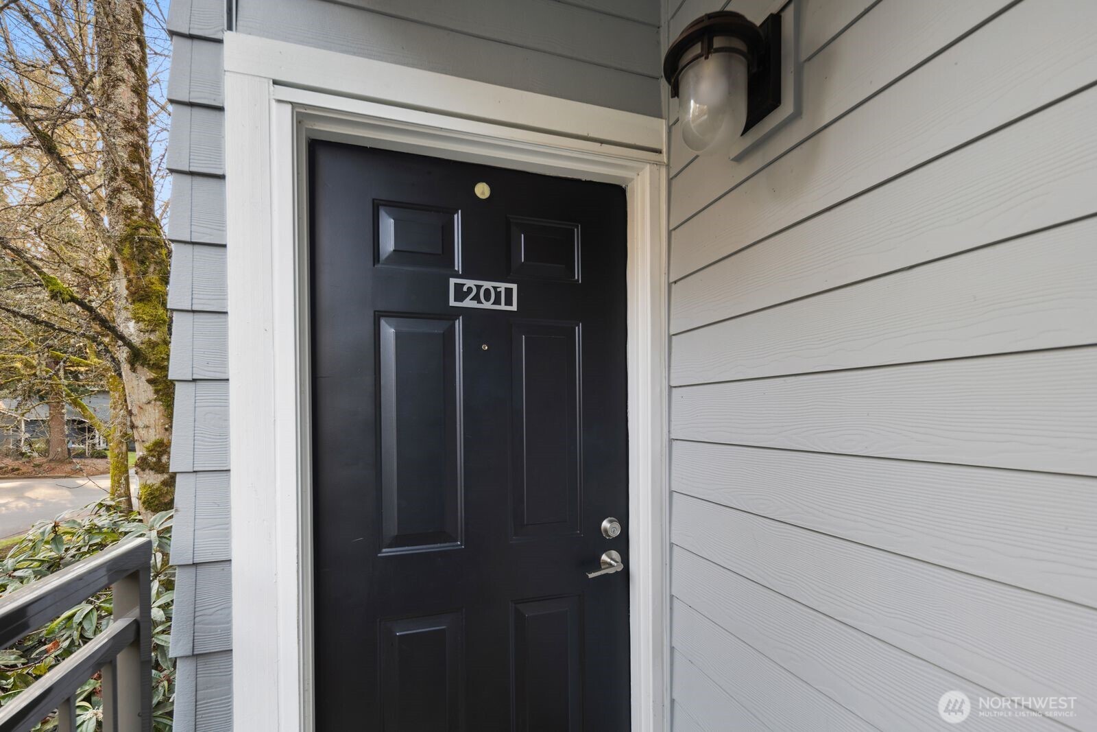 10014 NE 127th Place #A201, Kirkland, WA 98034