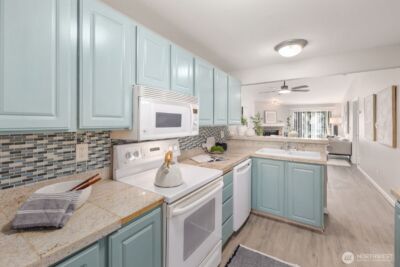 10014 NE 127th Place #A201, Kirkland, WA 98034 - Photo 11