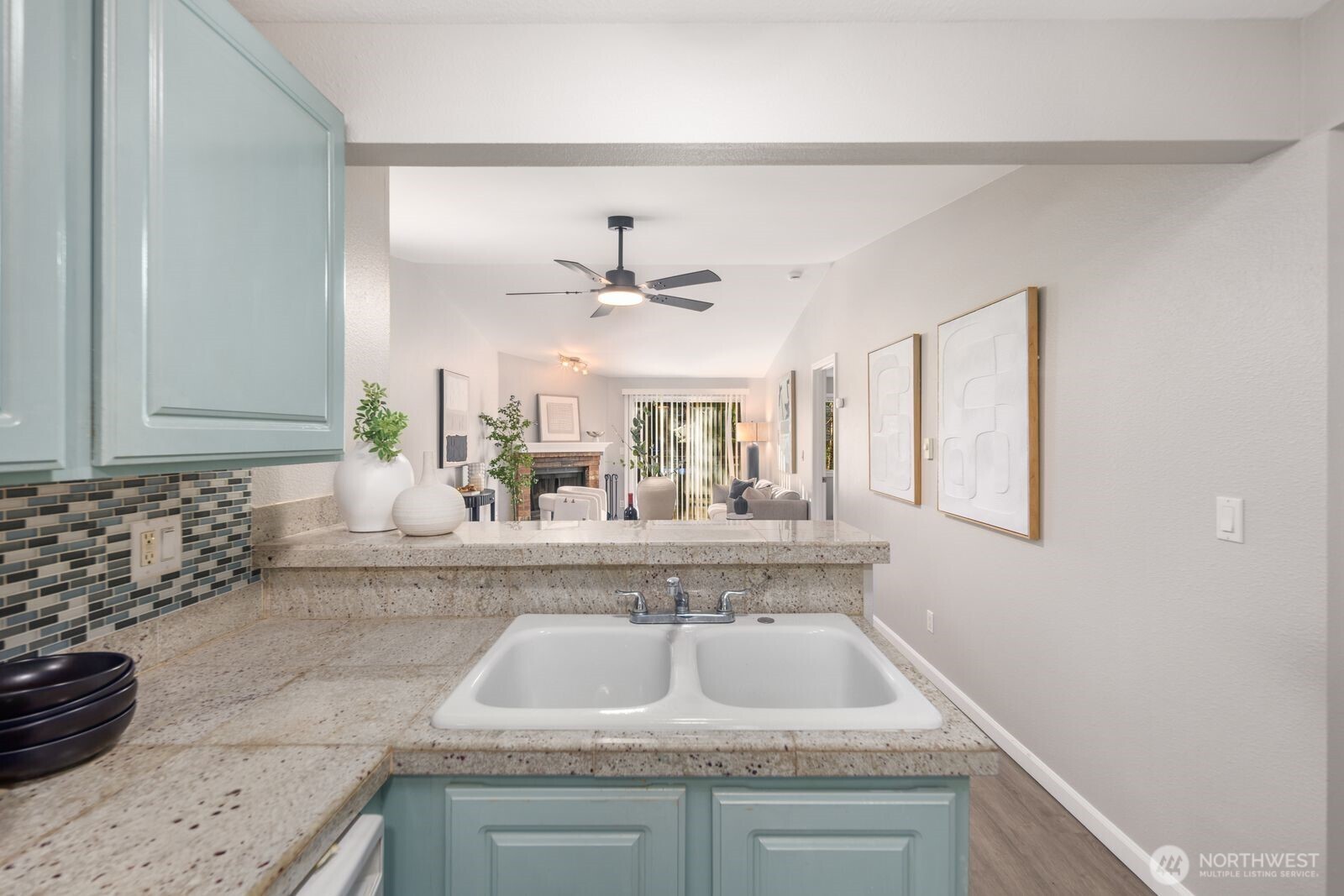 10014 NE 127th Place #A201, Kirkland, WA 98034