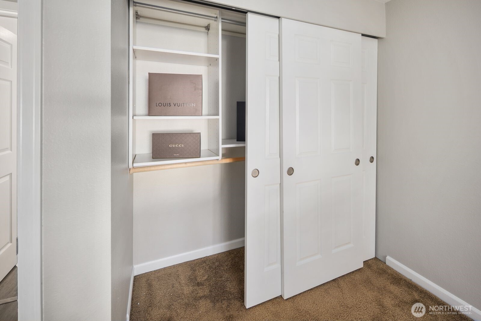 10014 NE 127th Place #A201, Kirkland, WA 98034