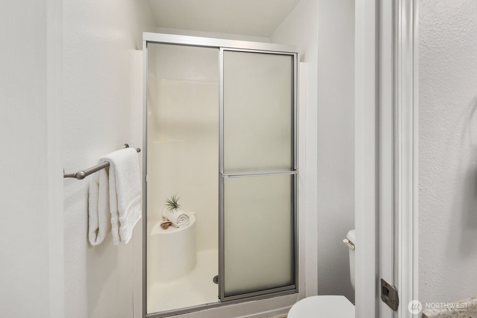 10014 NE 127th Place #A201, Kirkland, WA 98034