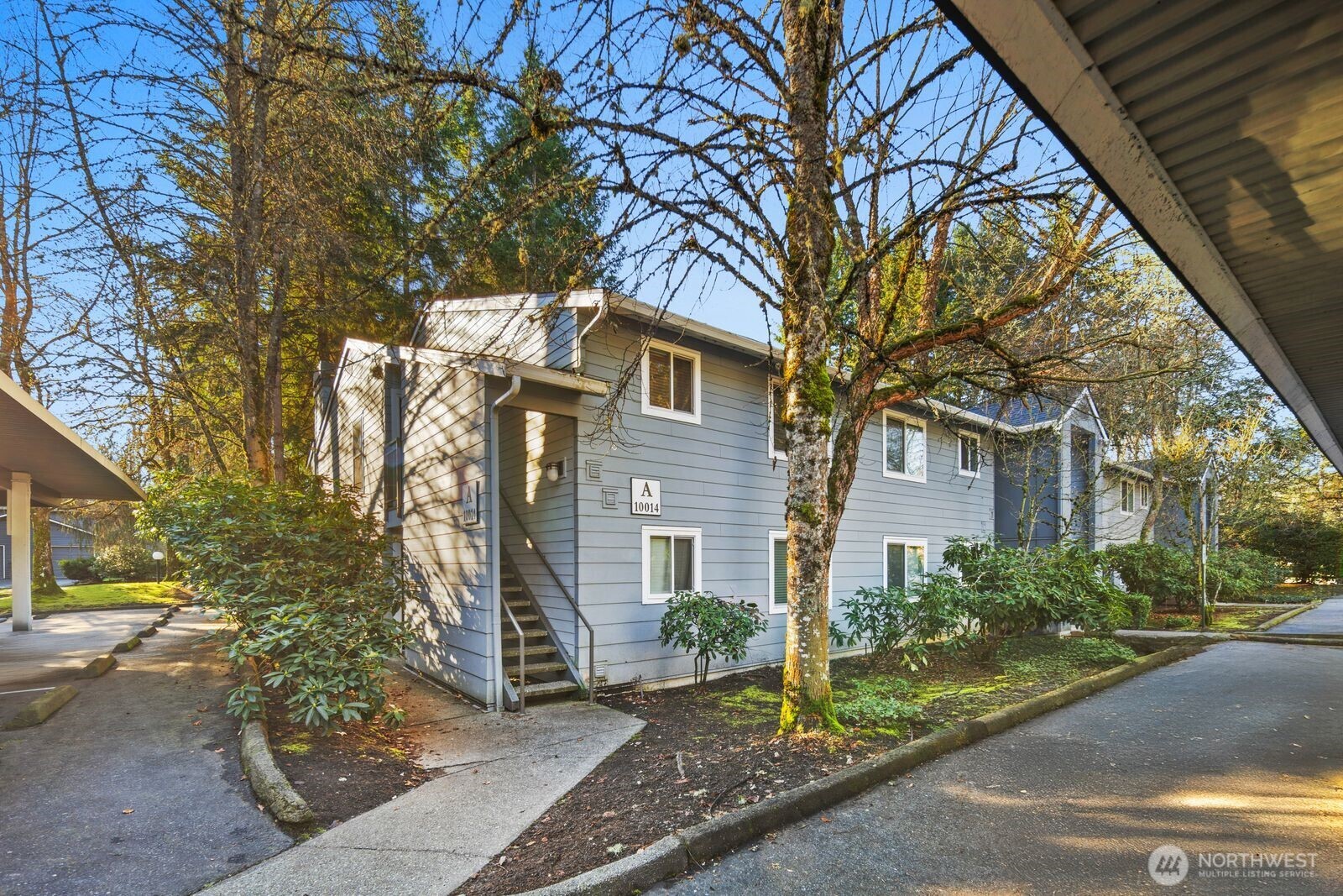 10014 NE 127th Place #A201, Kirkland, WA 98034