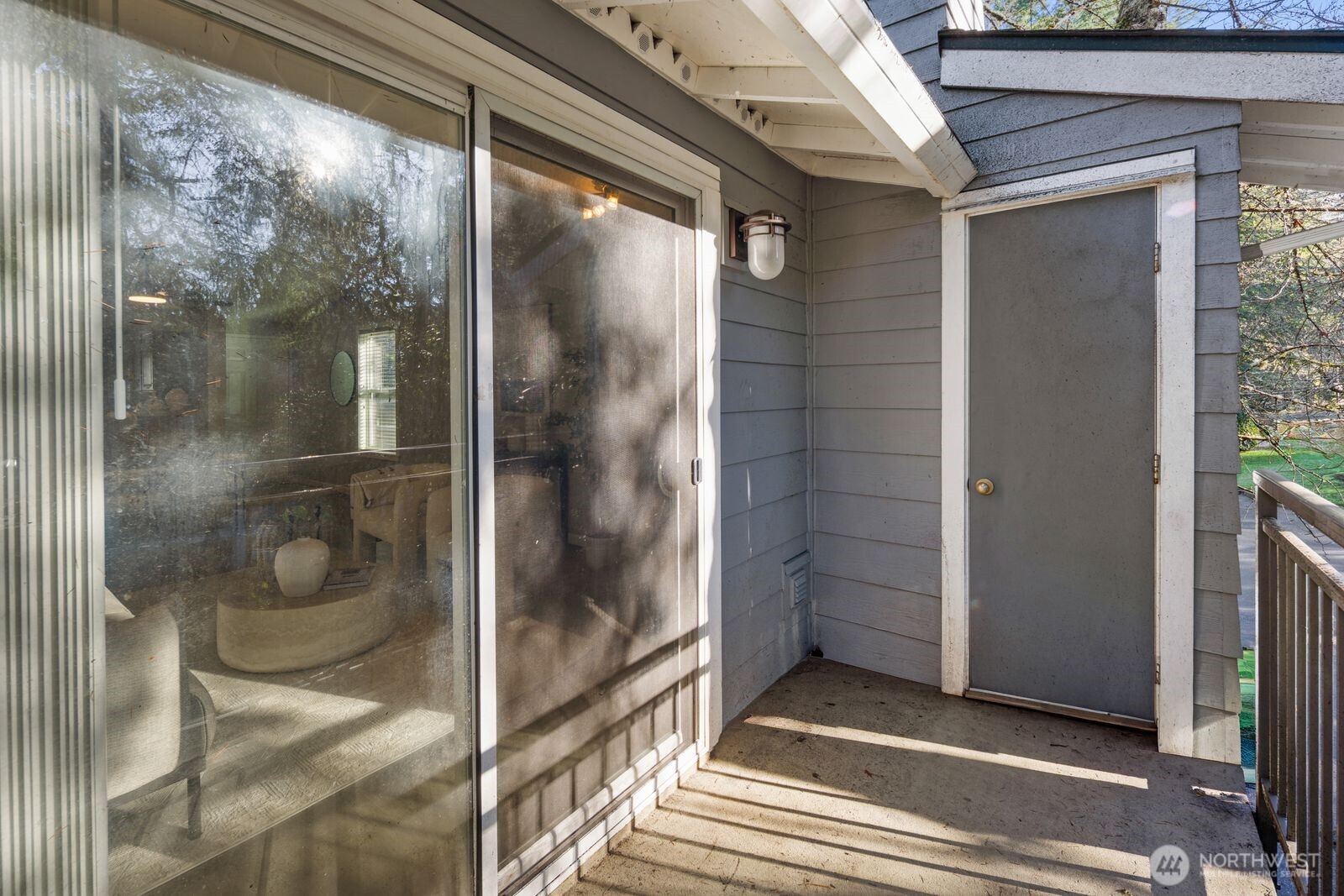 10014 NE 127th Place #A201, Kirkland, WA 98034