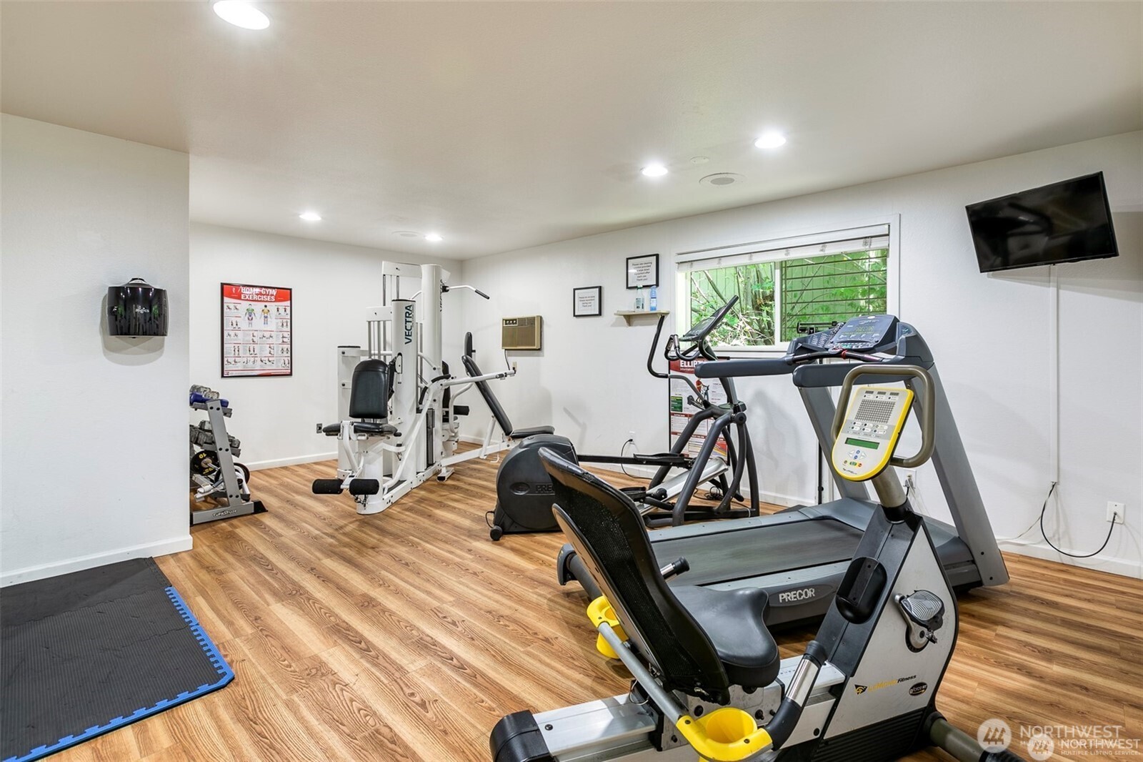 10014 NE 127th Place #A201, Kirkland, WA 98034