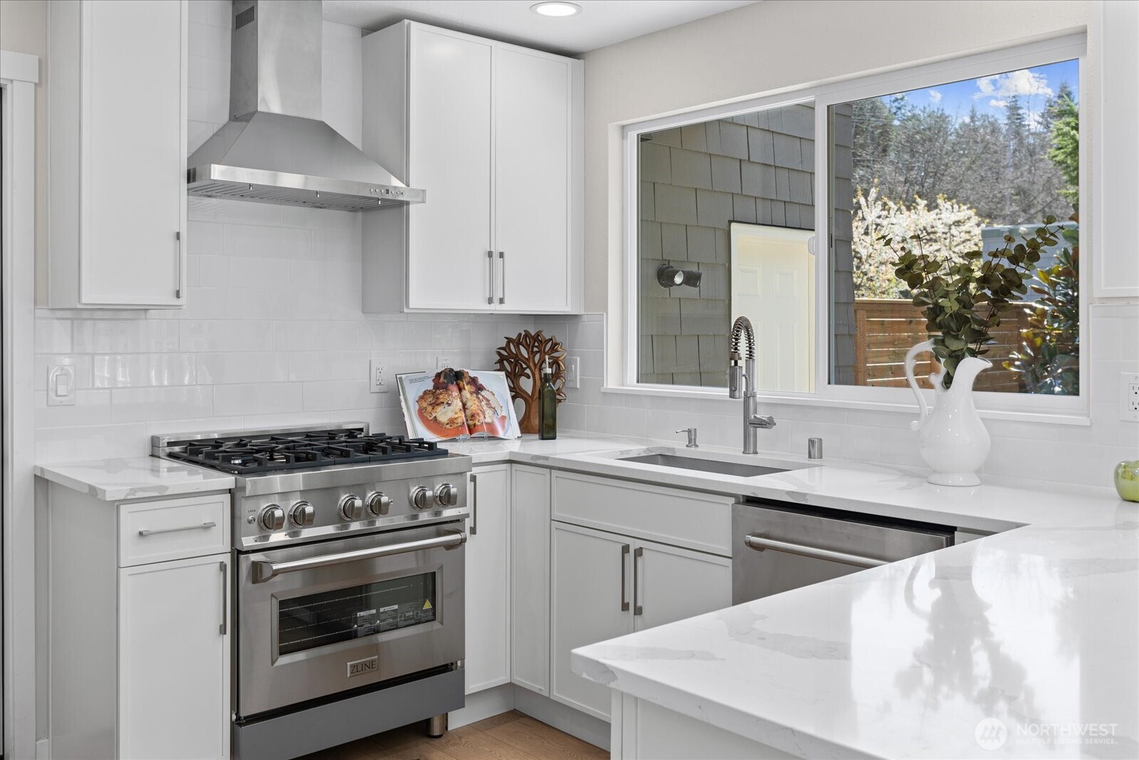 1825 112th Avenue NE, Bellevue, WA 98004