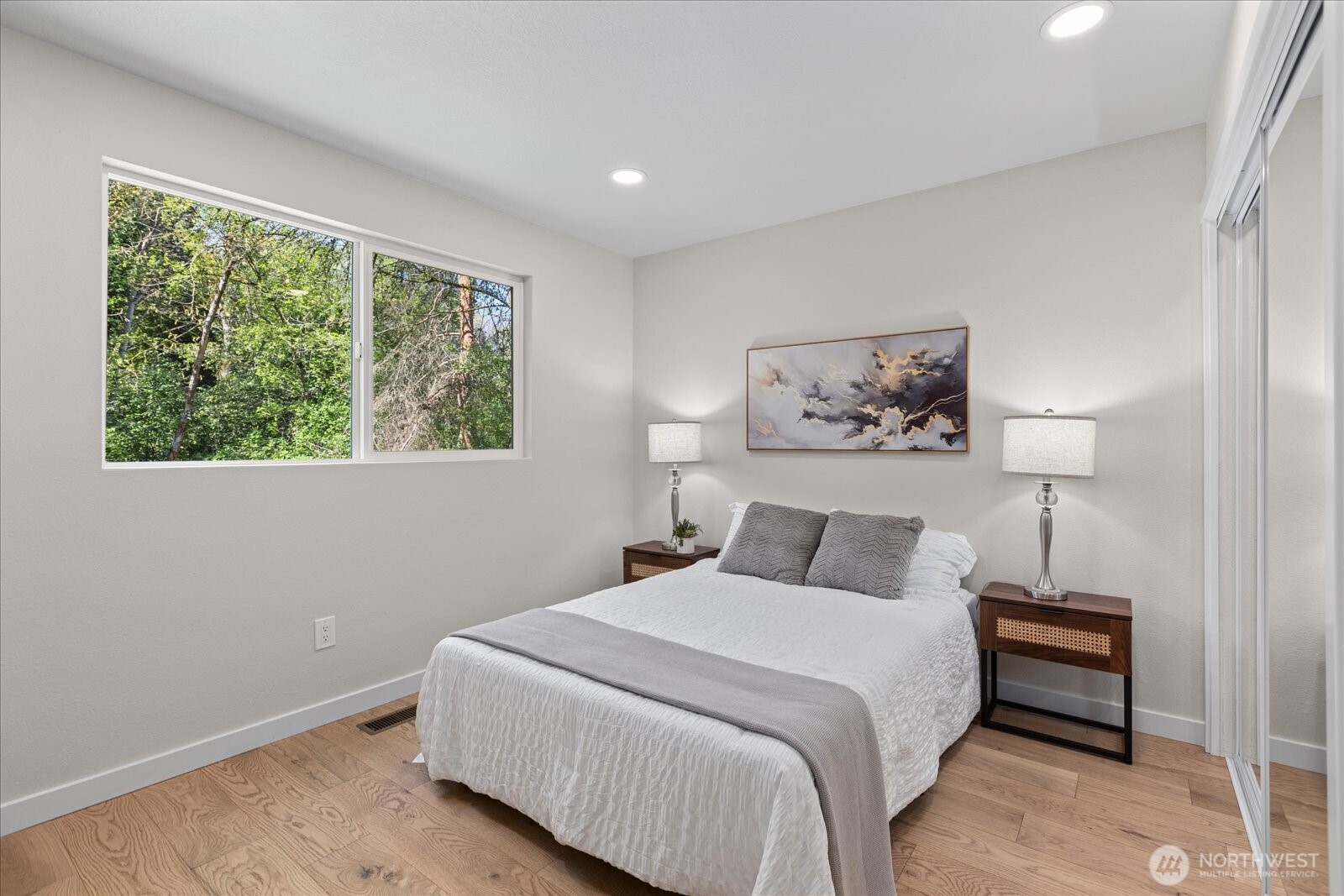 1825 112th Avenue NE, Bellevue, WA 98004