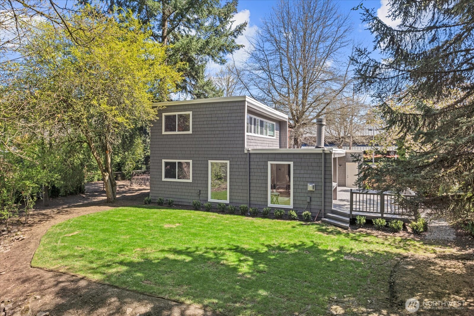 1825 112th Avenue NE, Bellevue, WA 98004