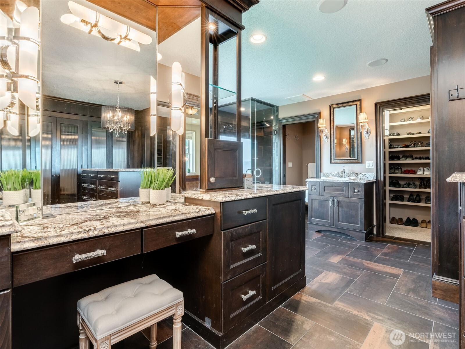 625 Nectarine Drive , Kalama, WA 98625