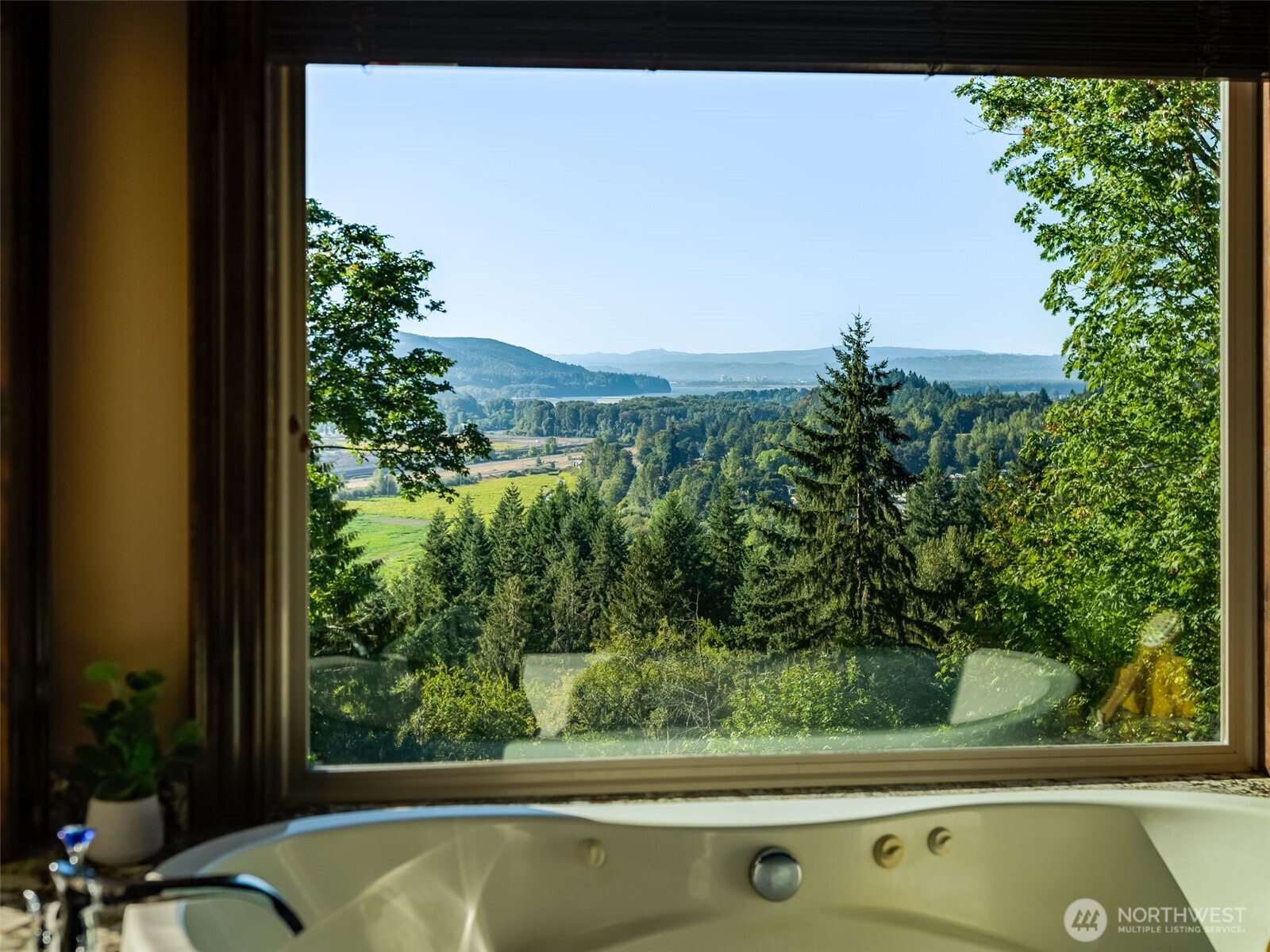 625 Nectarine Drive , Kalama, WA 98625