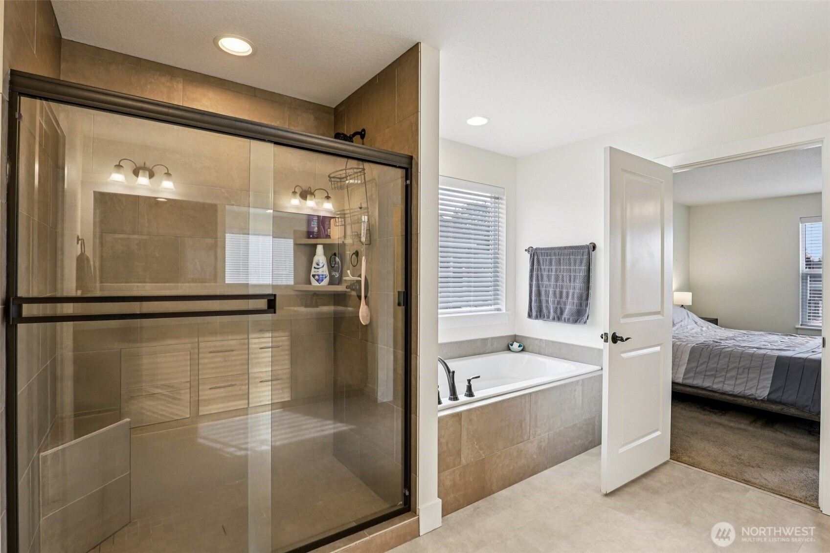 714 SE 37th Street , Battle Ground, WA 98604