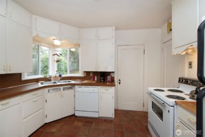 216 E 10TH Street , Port Angeles, WA 98362 - Photo 8