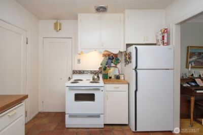 216 E 10TH Street , Port Angeles, WA 98362 - Photo 10