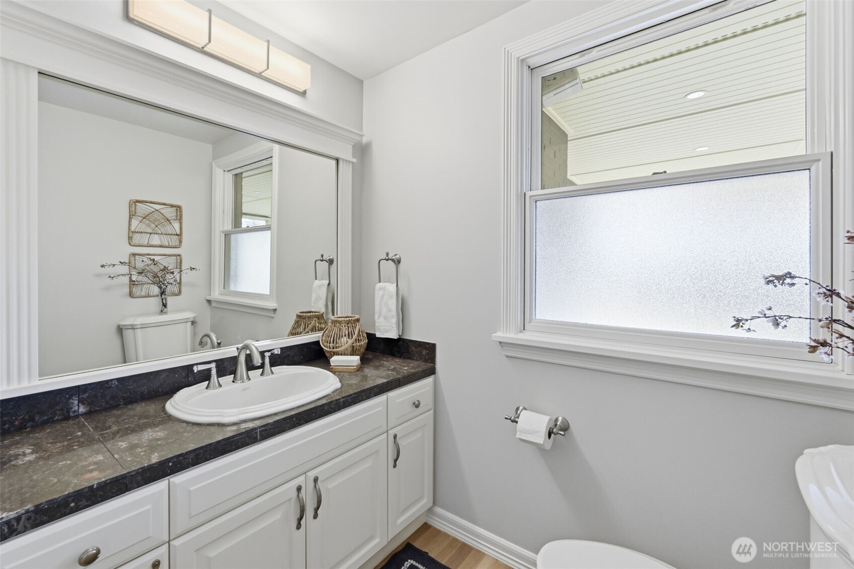 3505 43rd Avenue W, Seattle, WA 98199