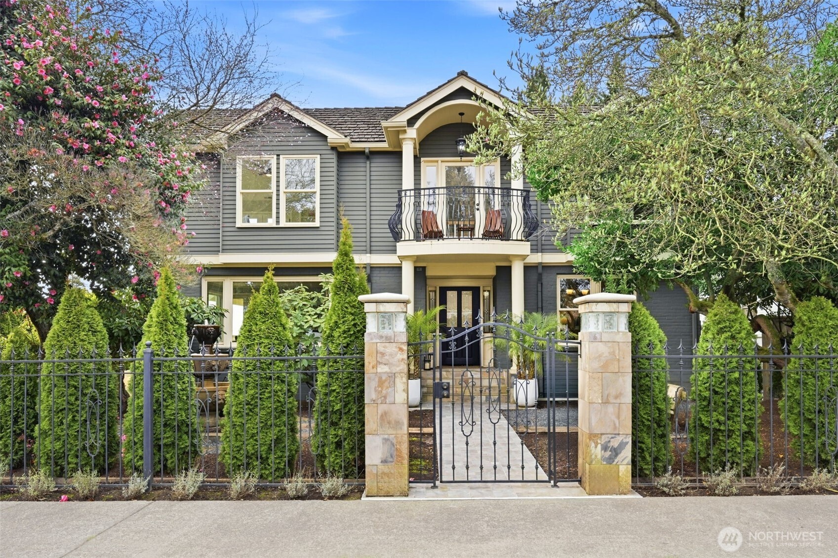 3505 43rd Avenue W, Seattle, WA 98199