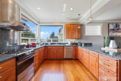 6222 37th Avenue NE, Seattle, WA 98115 - Photo 4