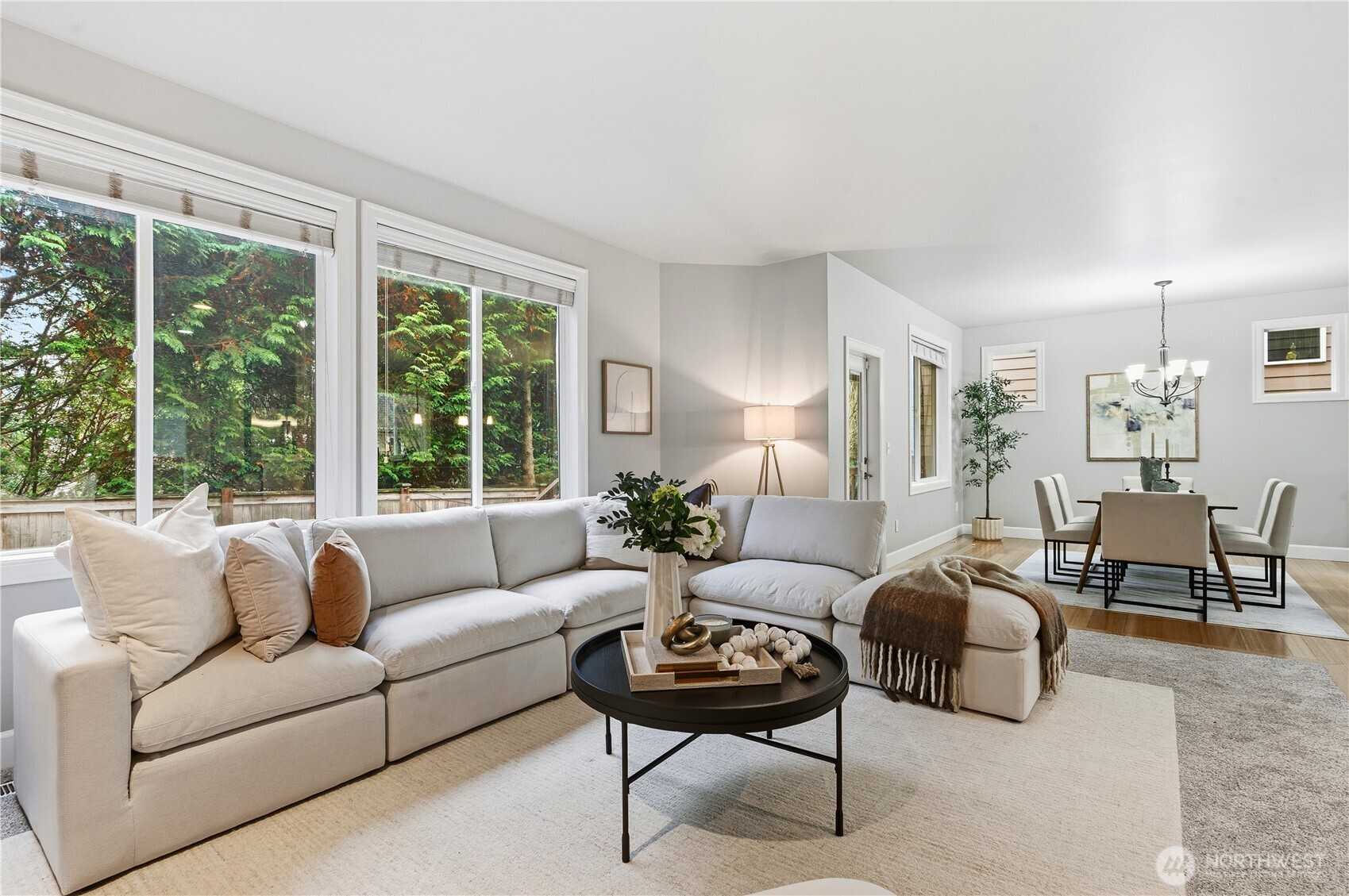 12325 NE 86th Way , Kirkland, WA 98033