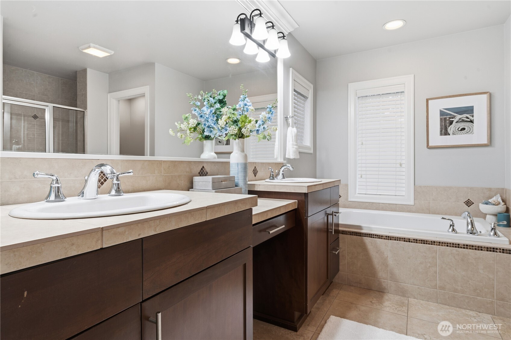 12325 NE 86th Way , Kirkland, WA 98033