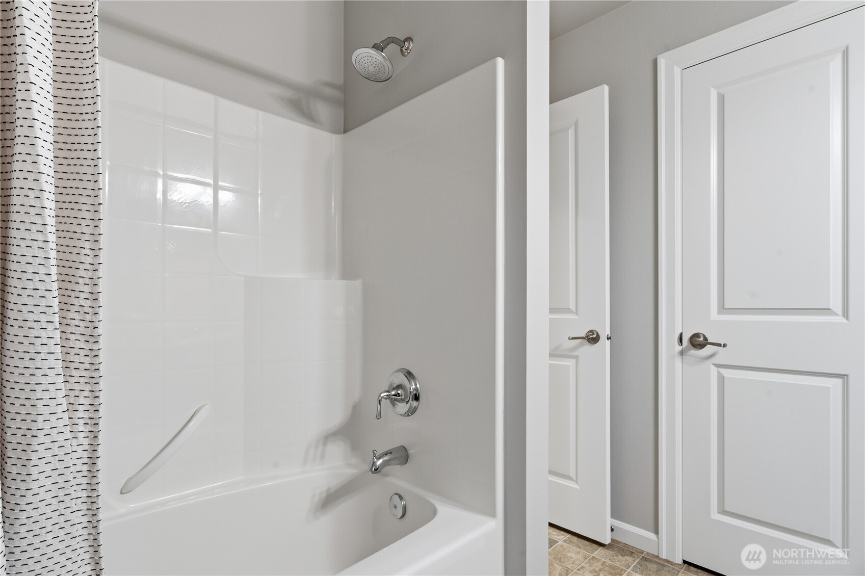 12325 NE 86th Way , Kirkland, WA 98033