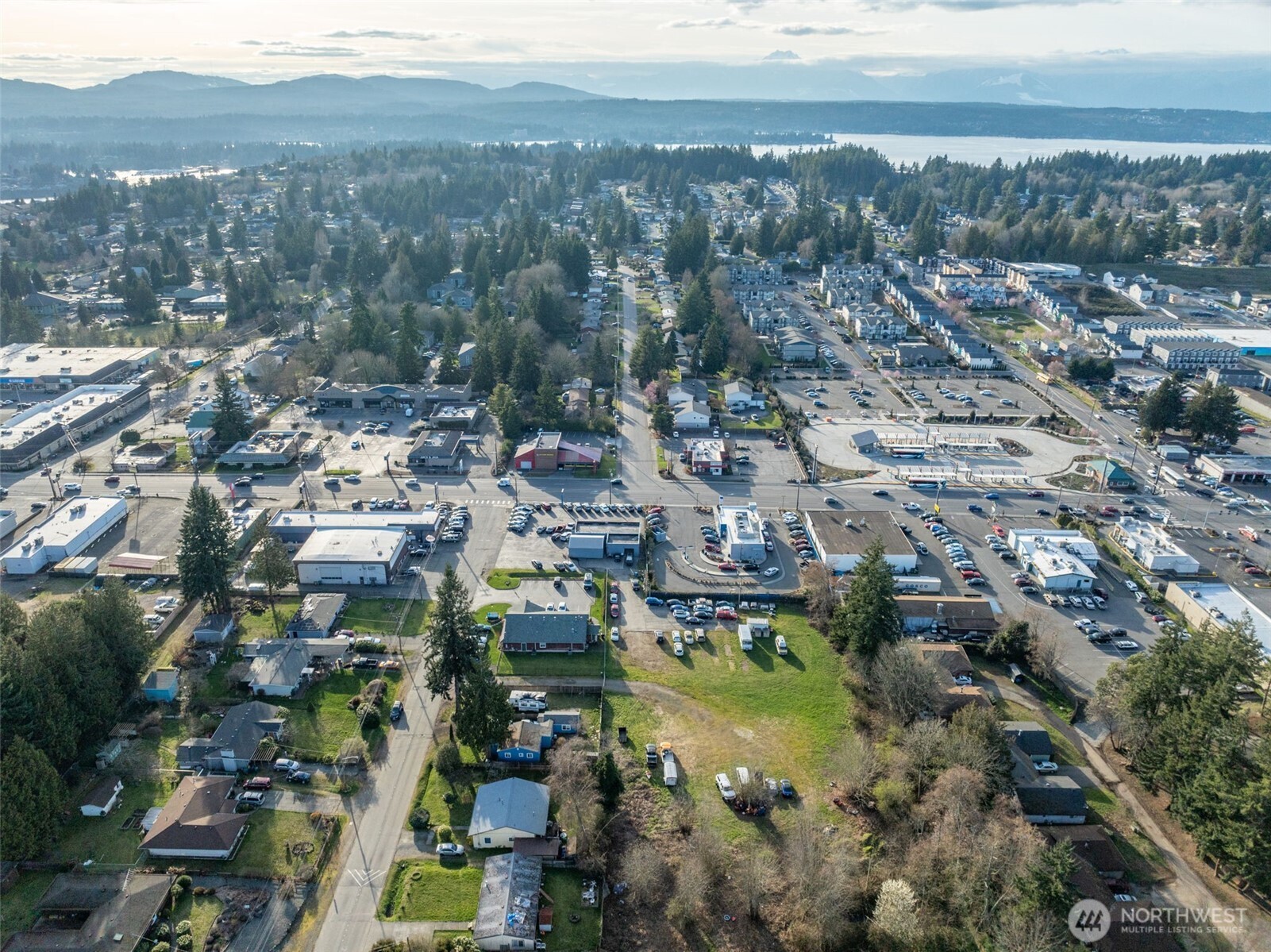 3890 Wheaton Way , Bremerton, WA 98310