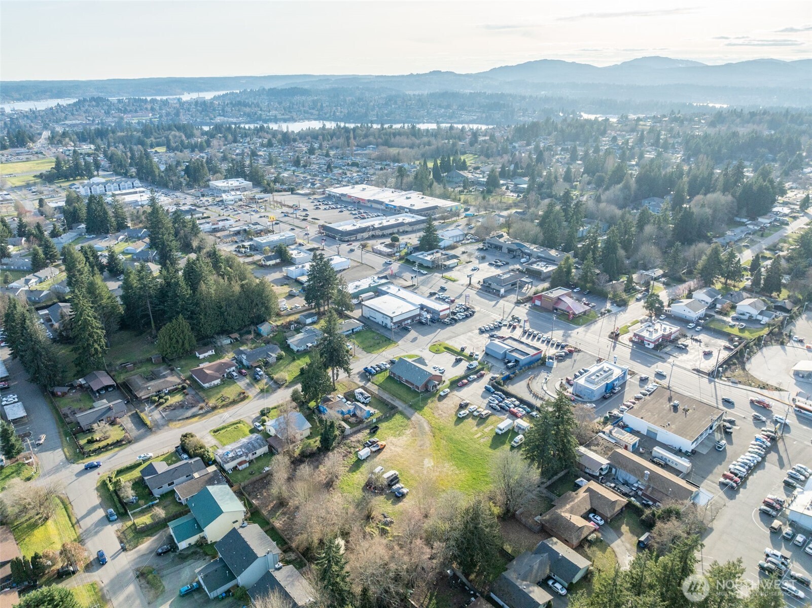 3890 Wheaton Way , Bremerton, WA 98310