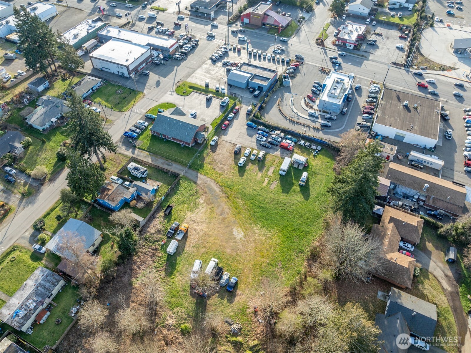 3890 Wheaton Way , Bremerton, WA 98310