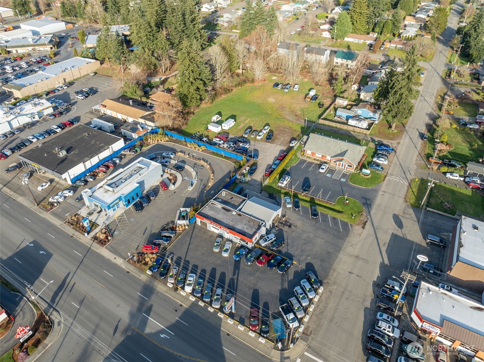 3890 Wheaton Way , Bremerton, WA 98310