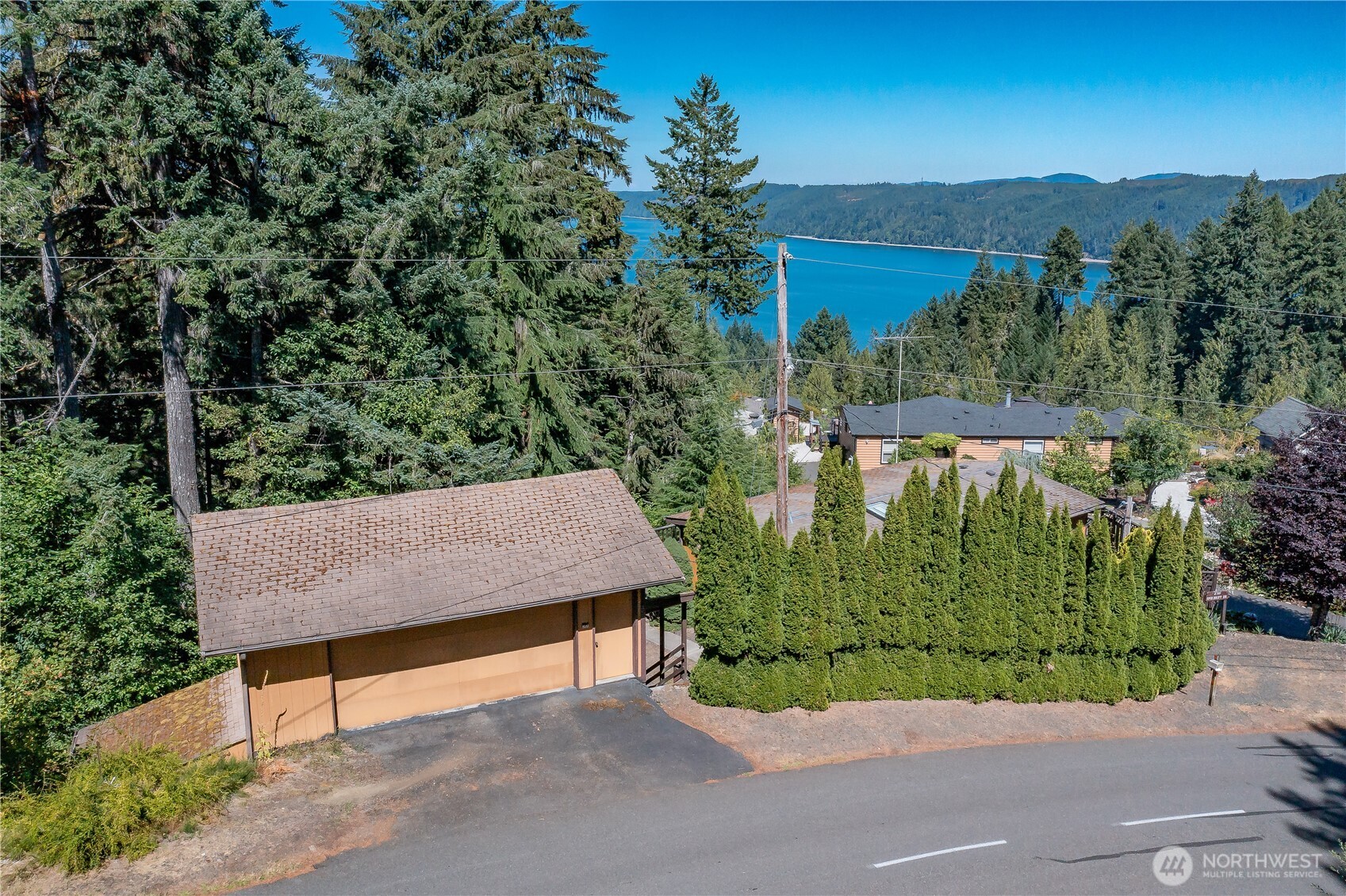 140 N Spindrift Drive , Lilliwaup, WA 98555
