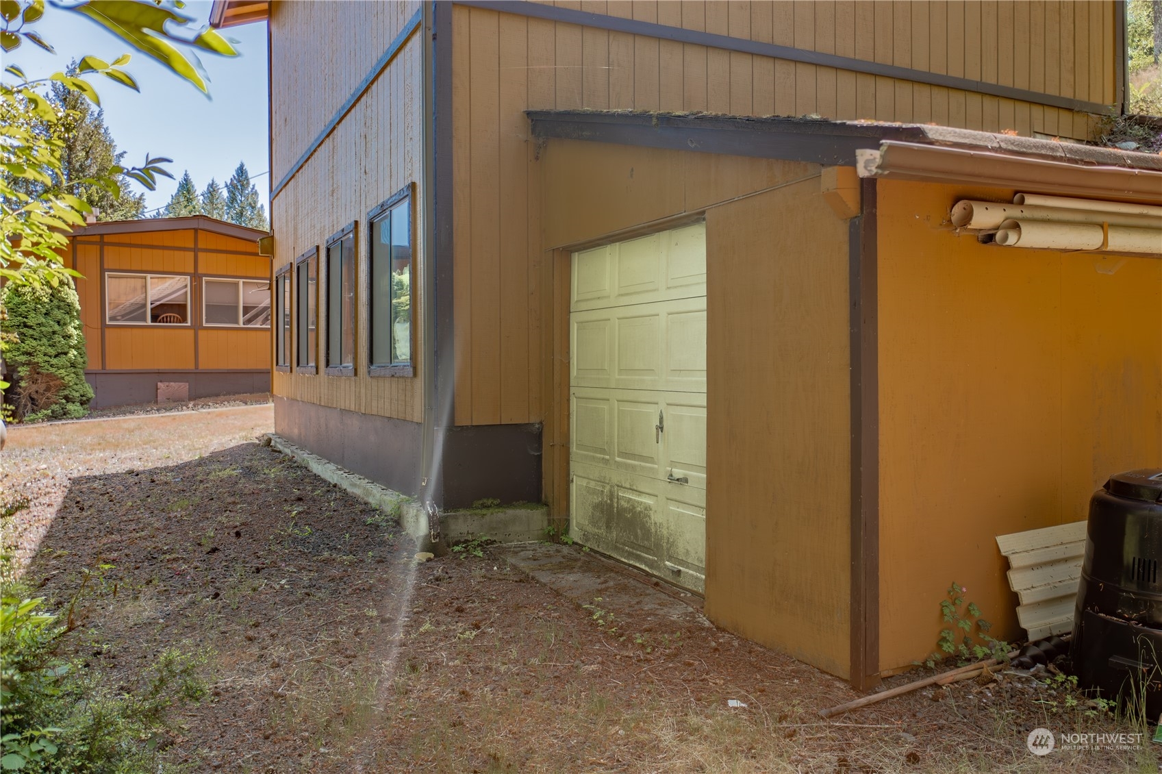 140 N Spindrift Drive , Lilliwaup, WA 98555