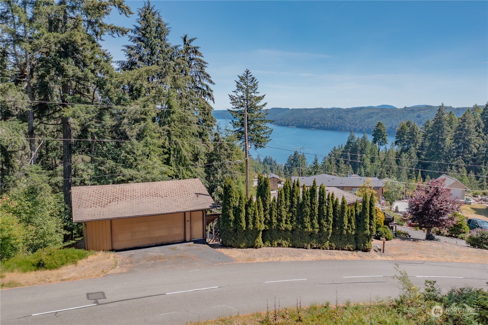 140 N Spindrift Drive , Lilliwaup, WA 98555