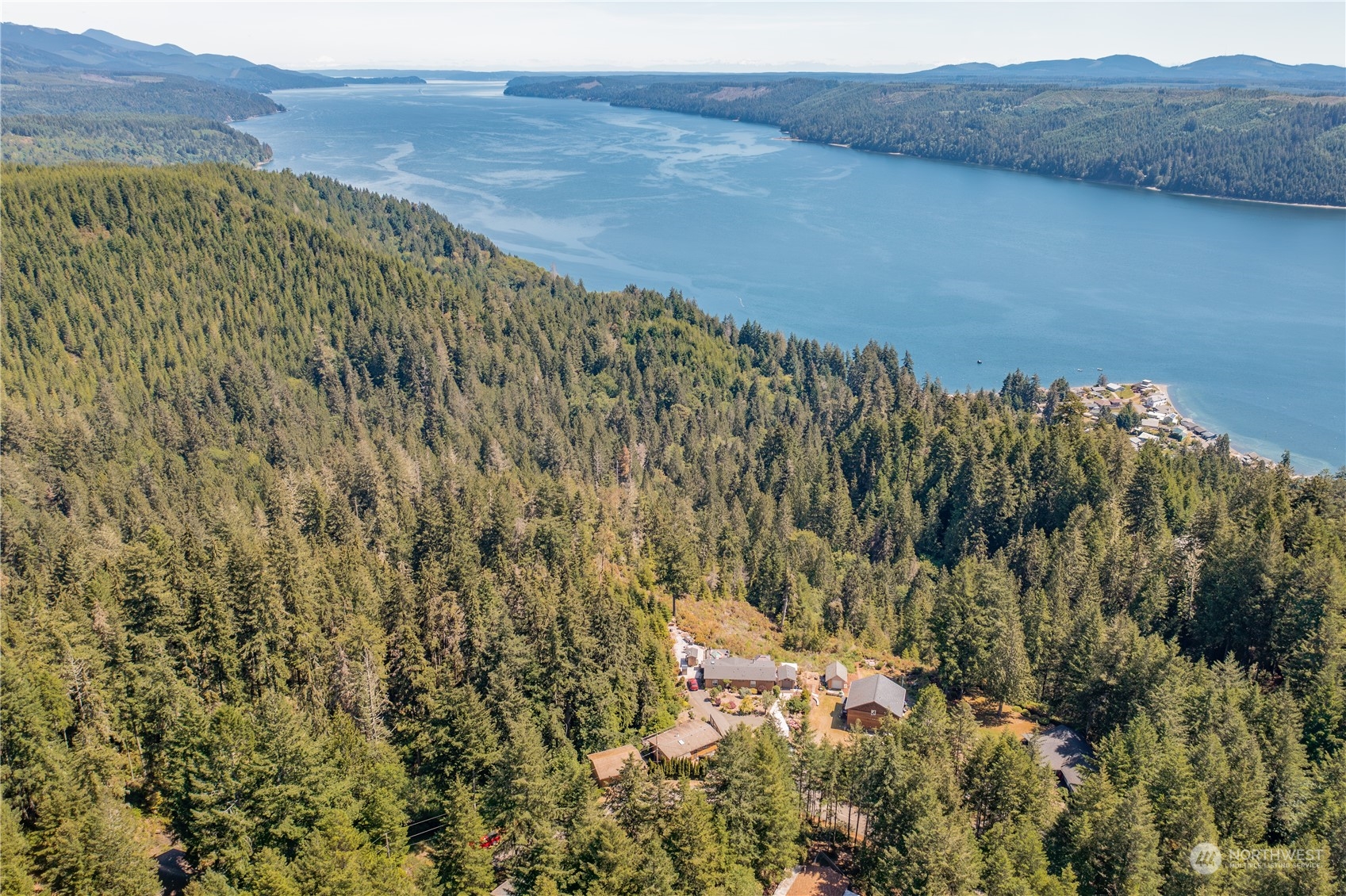 140 N Spindrift Drive , Lilliwaup, WA 98555