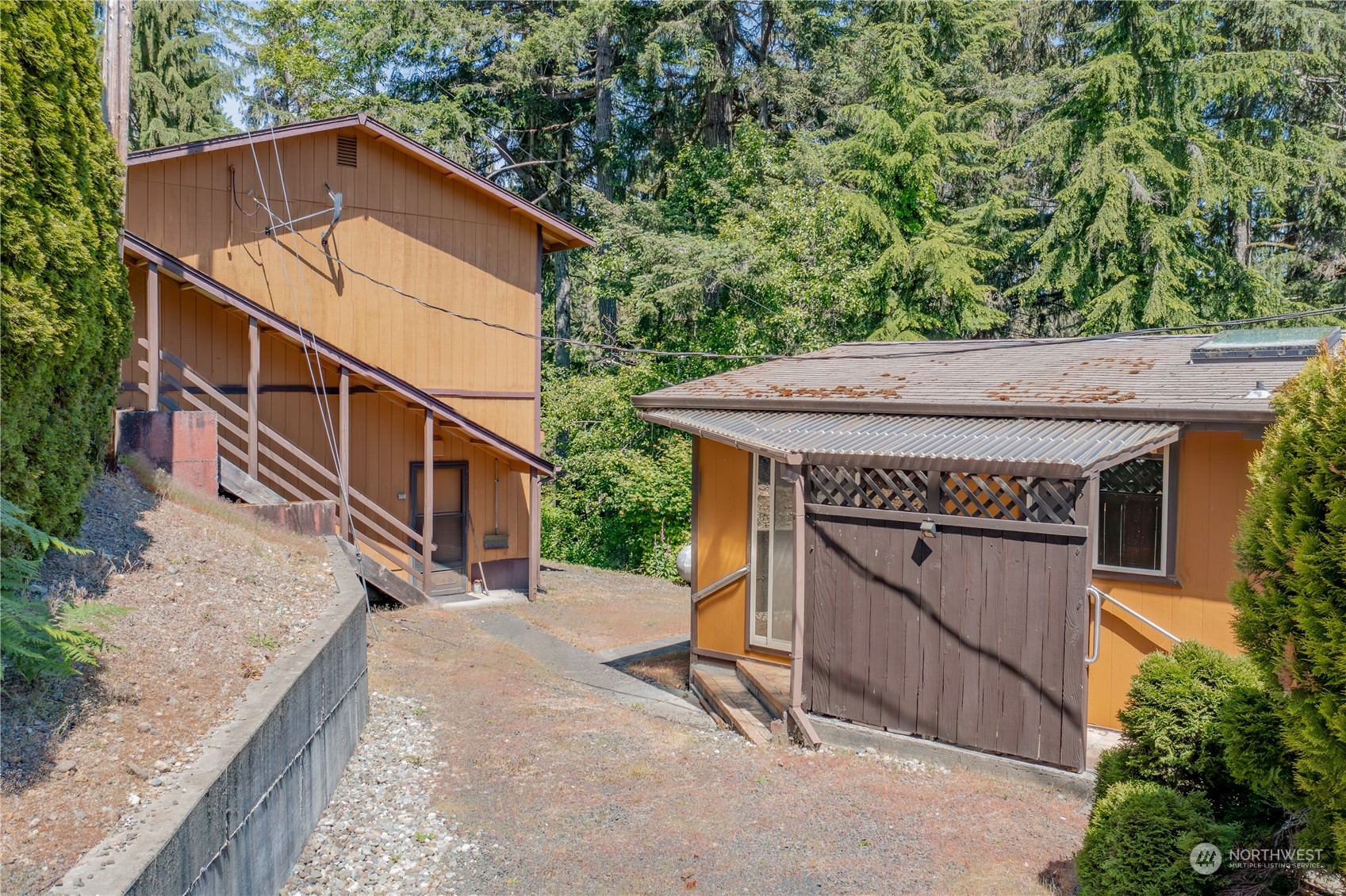 140 N Spindrift Drive , Lilliwaup, WA 98555