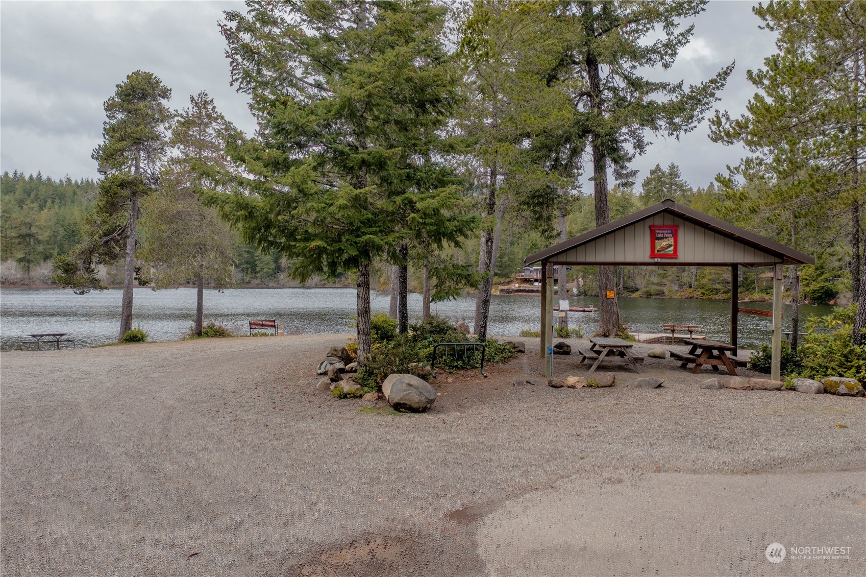 140 N Spindrift Drive , Lilliwaup, WA 98555