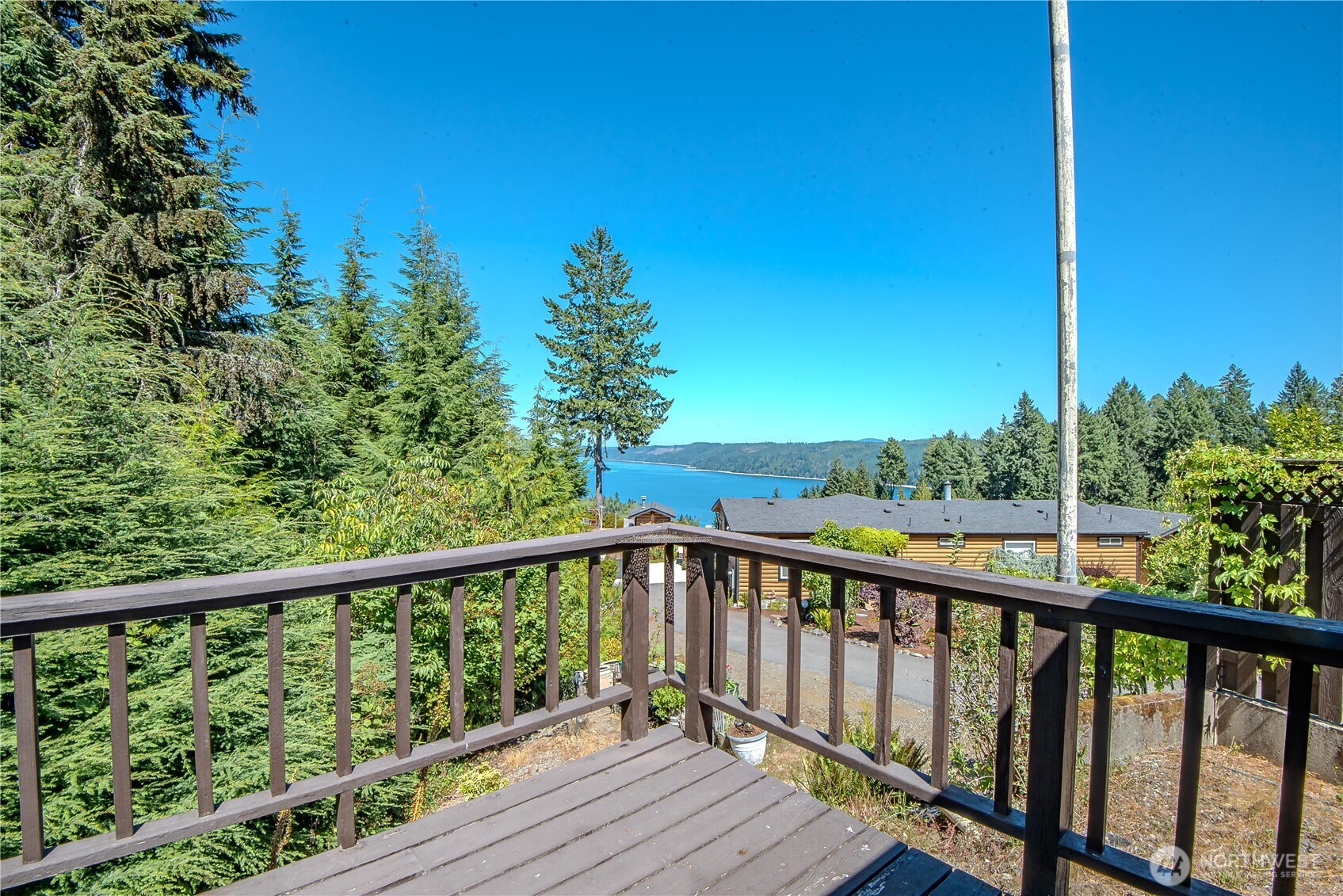 140 N Spindrift Drive , Lilliwaup, WA 98555