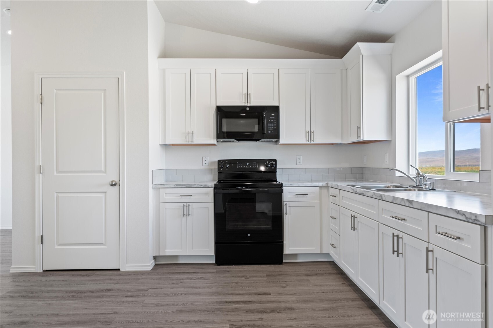 206 Cherry Street , Mattawa, WA 99349