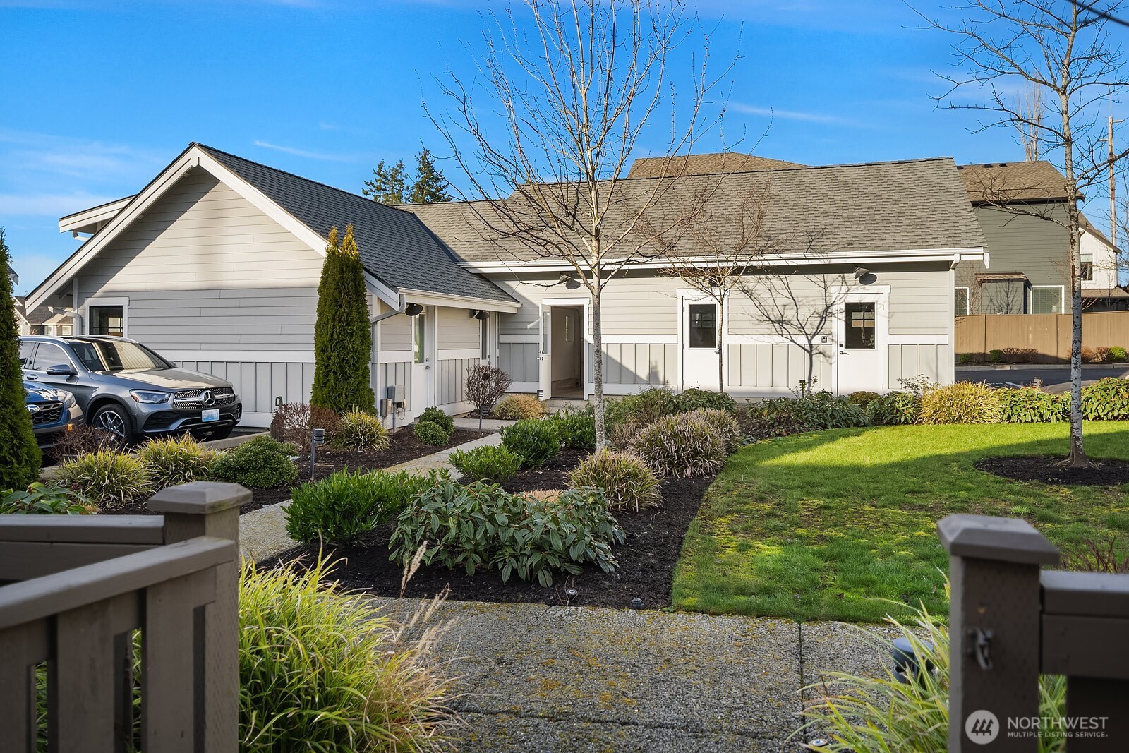 22773 SE 14th Court #10, Sammamish, WA 98075