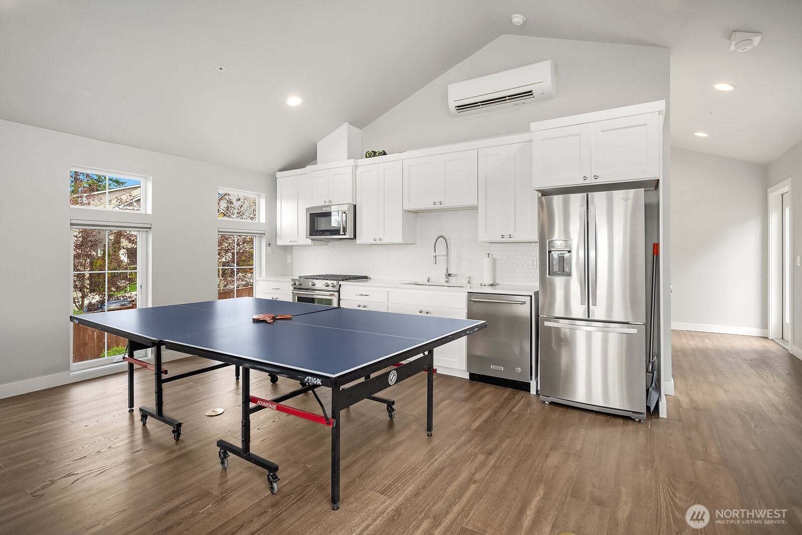 22773 SE 14th Court #10, Sammamish, WA 98075