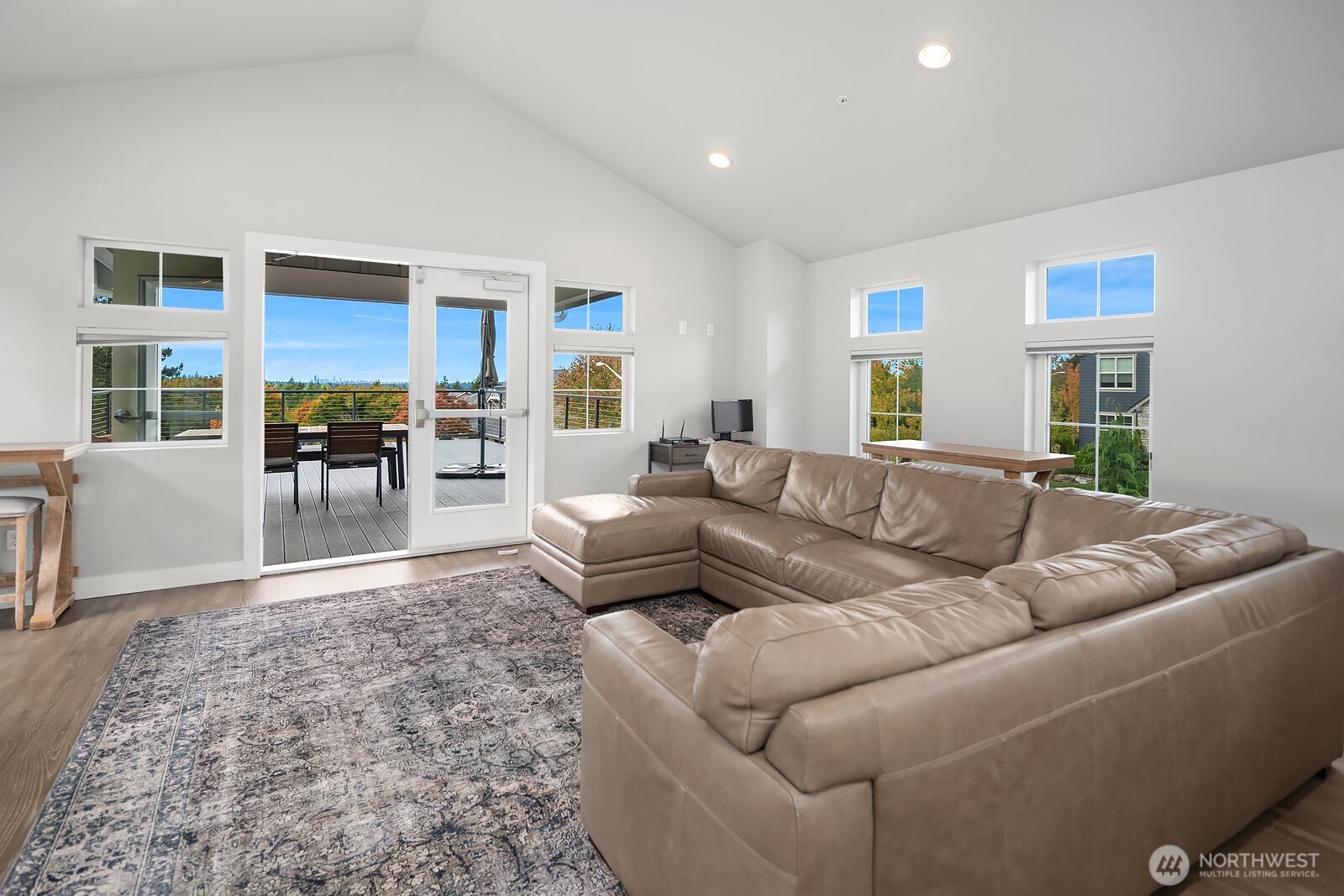 22773 SE 14th Court #10, Sammamish, WA 98075