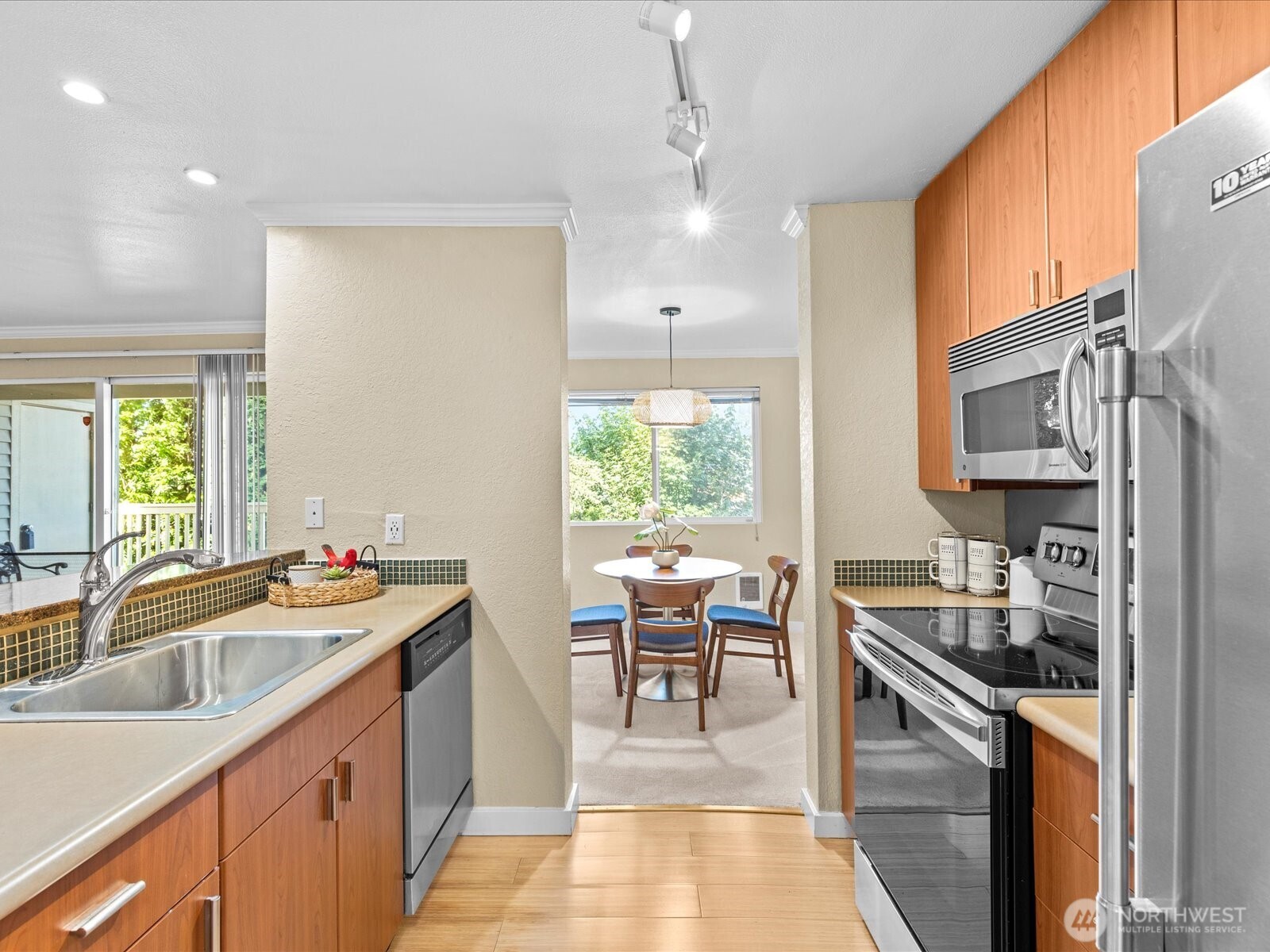 11807 100th Avenue NE #B101, Kirkland, WA 98034