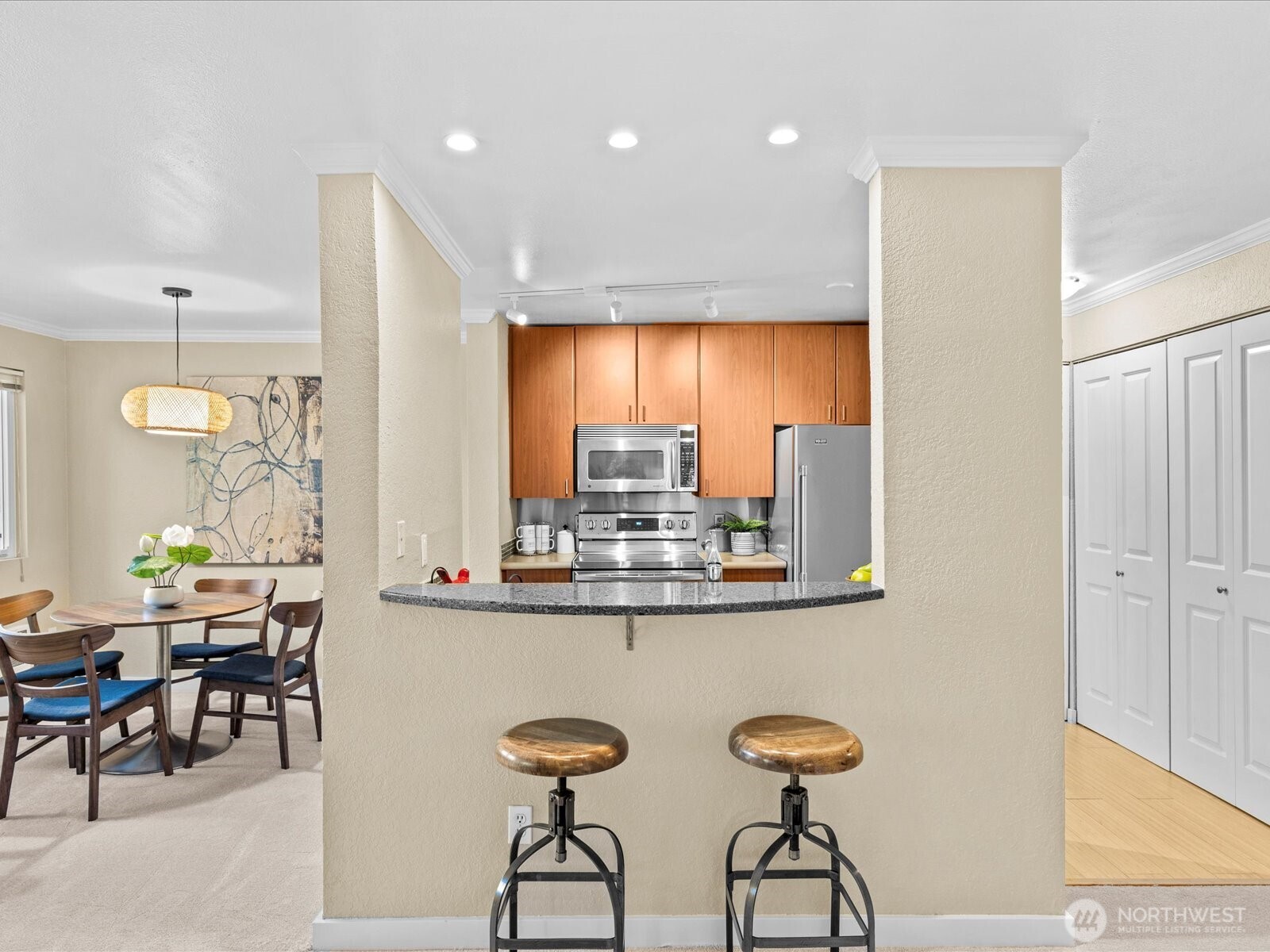 11807 100th Avenue NE #B101, Kirkland, WA 98034