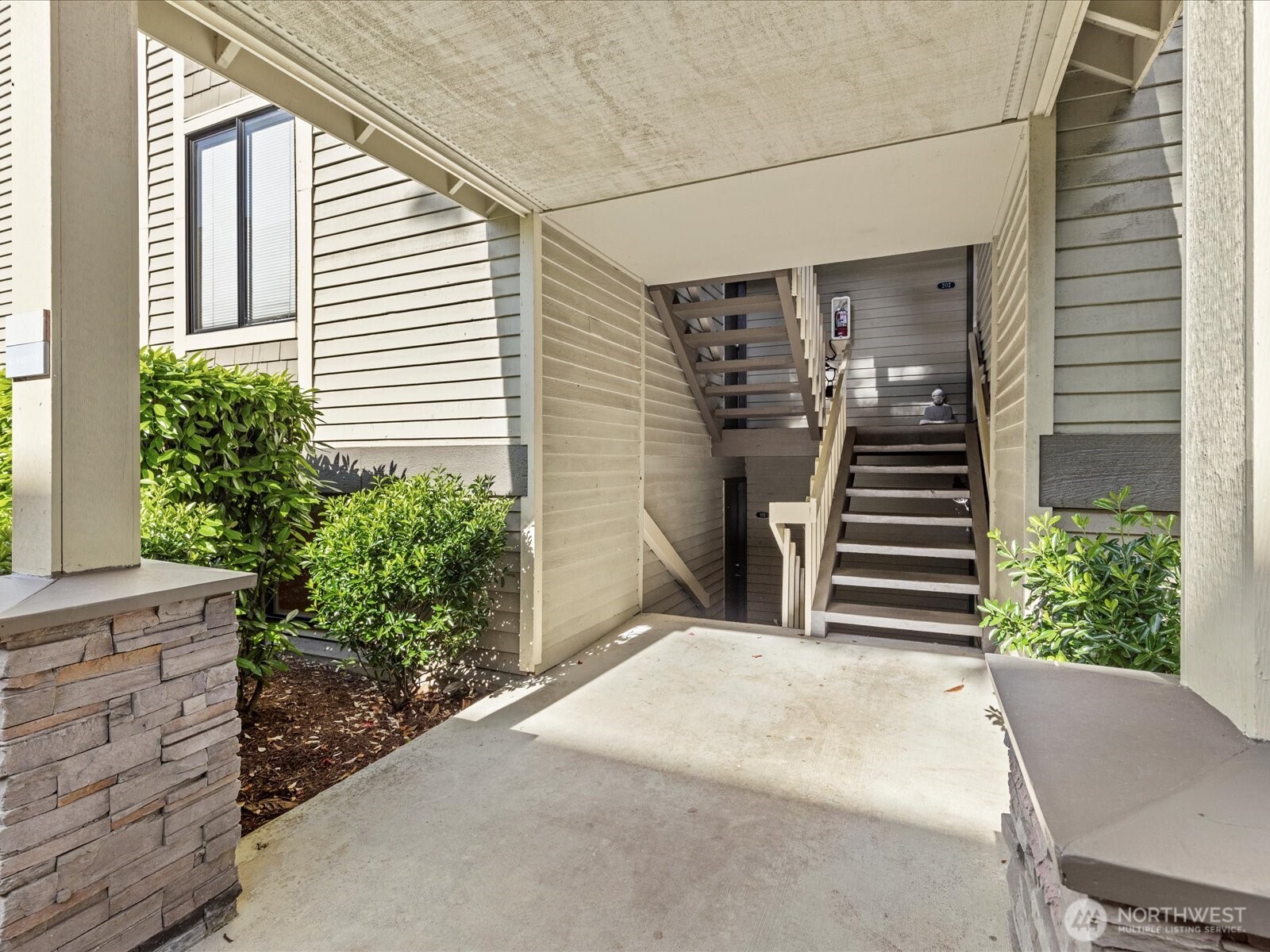 11807 100th Avenue NE #B101, Kirkland, WA 98034