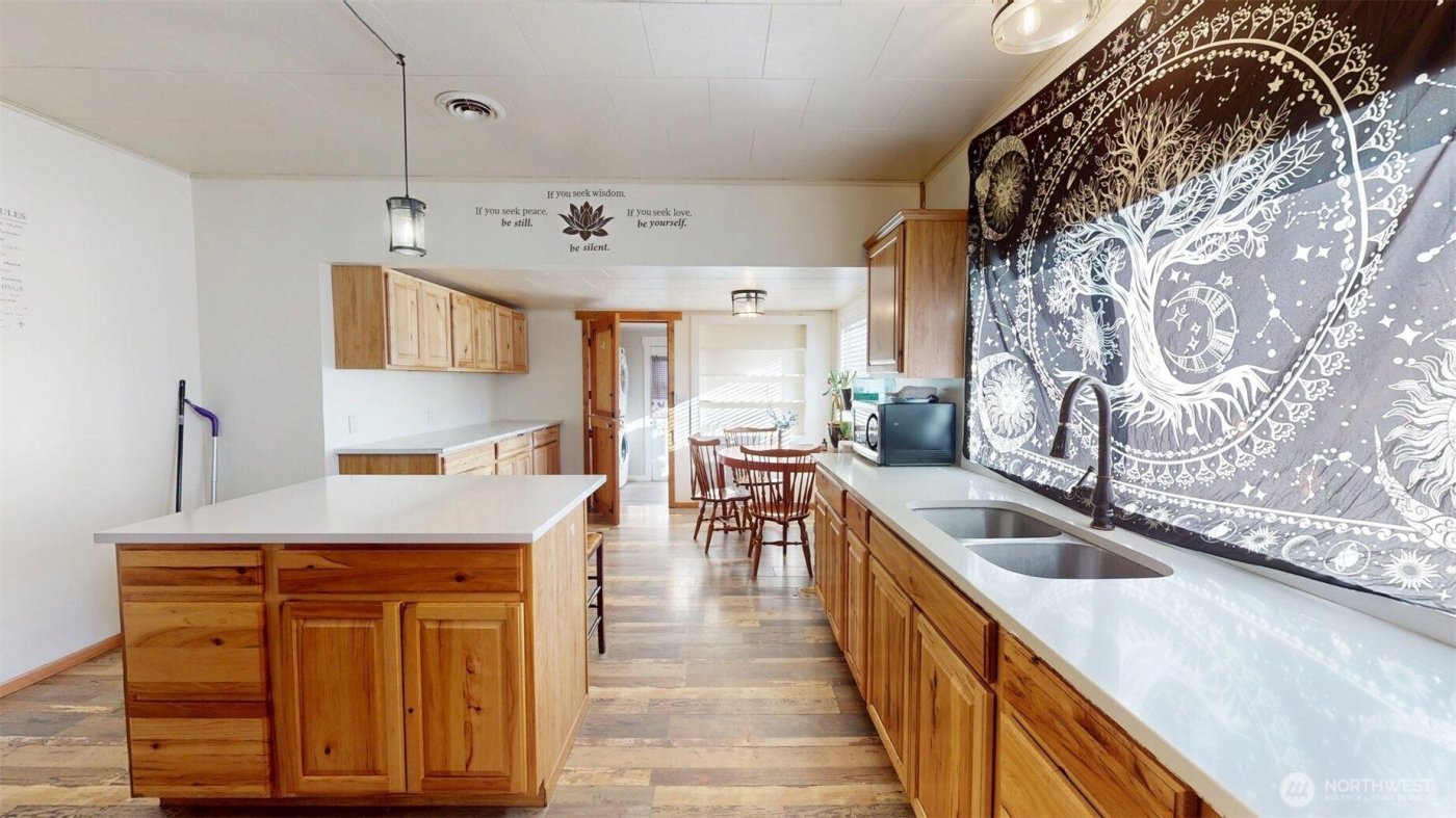 2124 Woburn Street , Bellingham, WA 98229