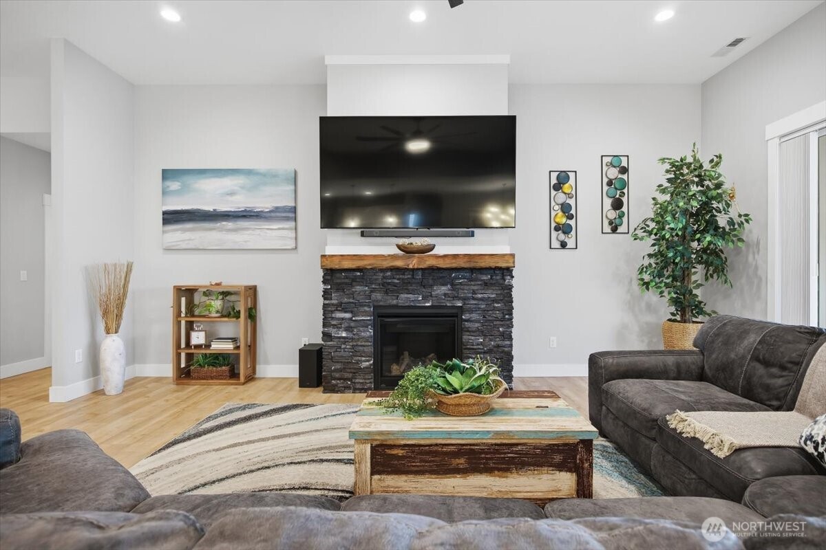 6915 Lamb Ct , Pasco, WA 99301