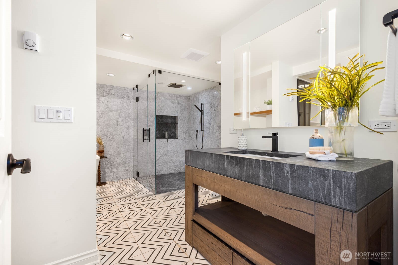 11753 Lakeside Ave NE , Seattle, WA 98125