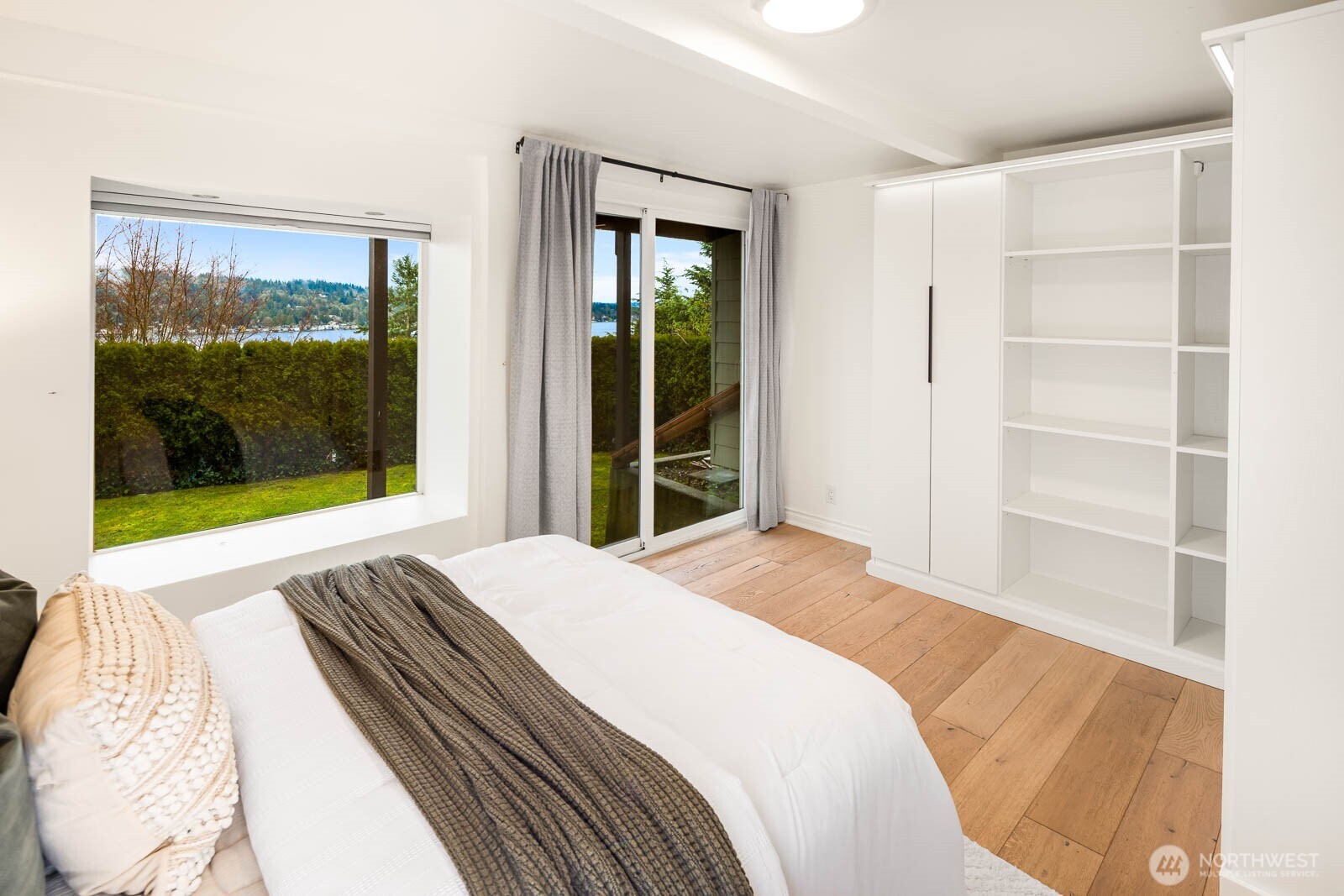 11753 Lakeside Ave NE , Seattle, WA 98125