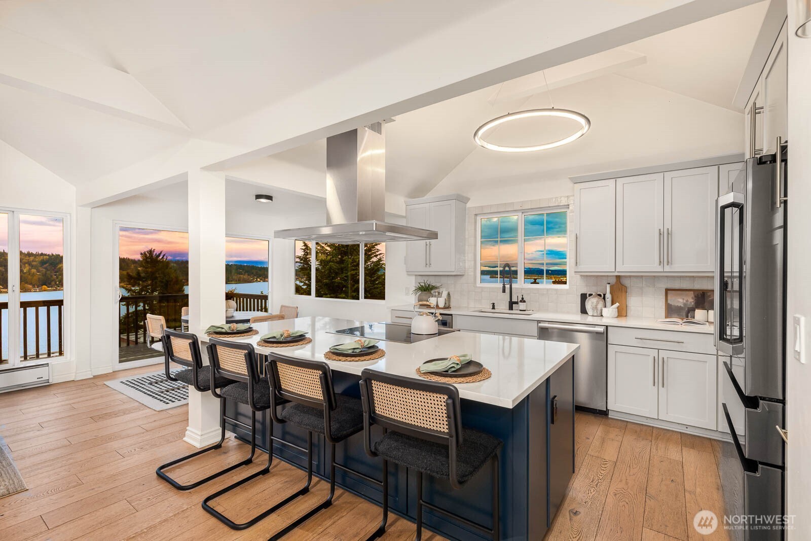 11753 Lakeside Ave NE , Seattle, WA 98125