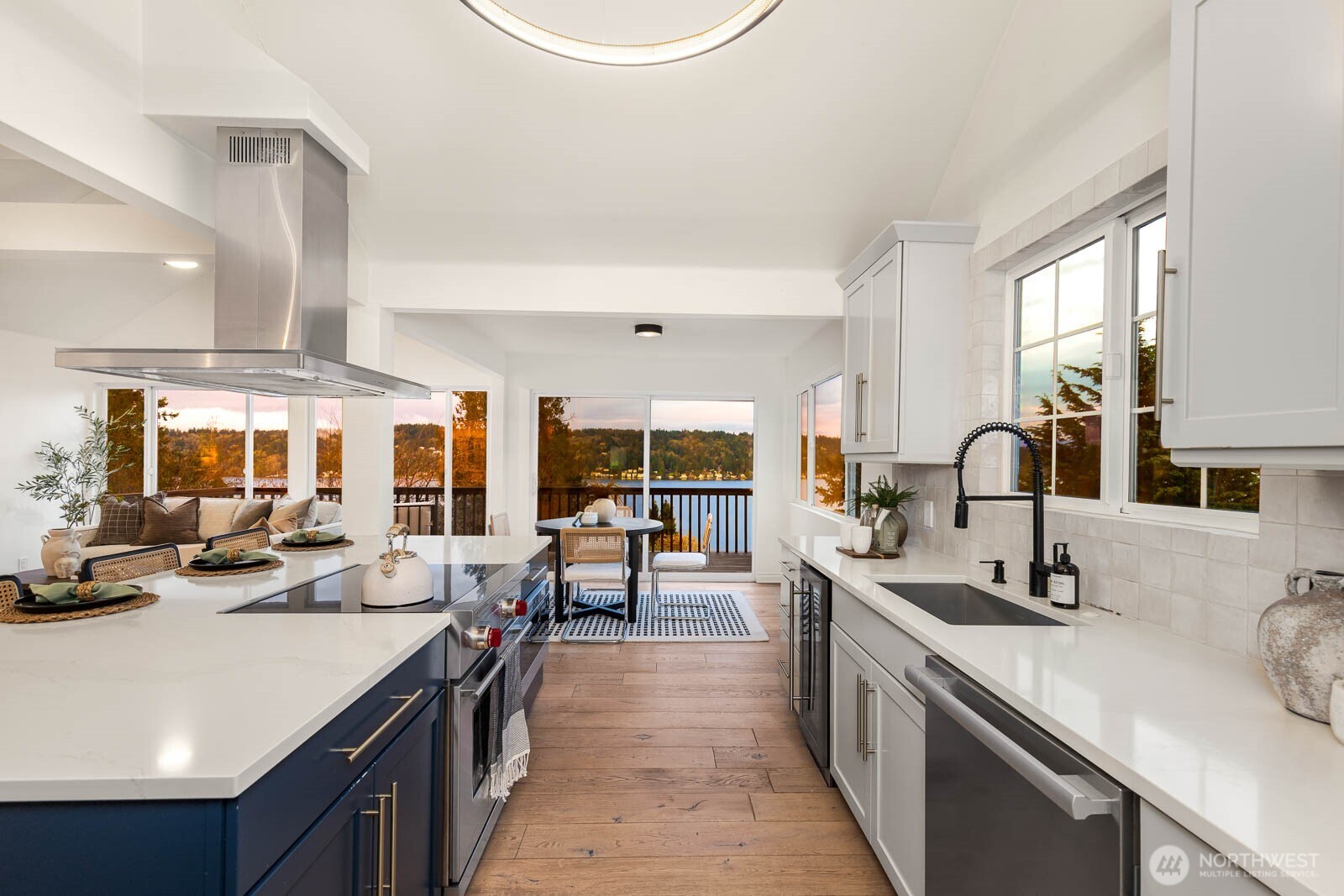 11753 Lakeside Ave NE , Seattle, WA 98125