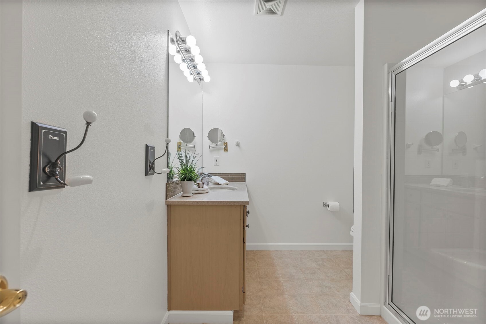 321 E Soderberg Road #C9, Allyn, WA 98524