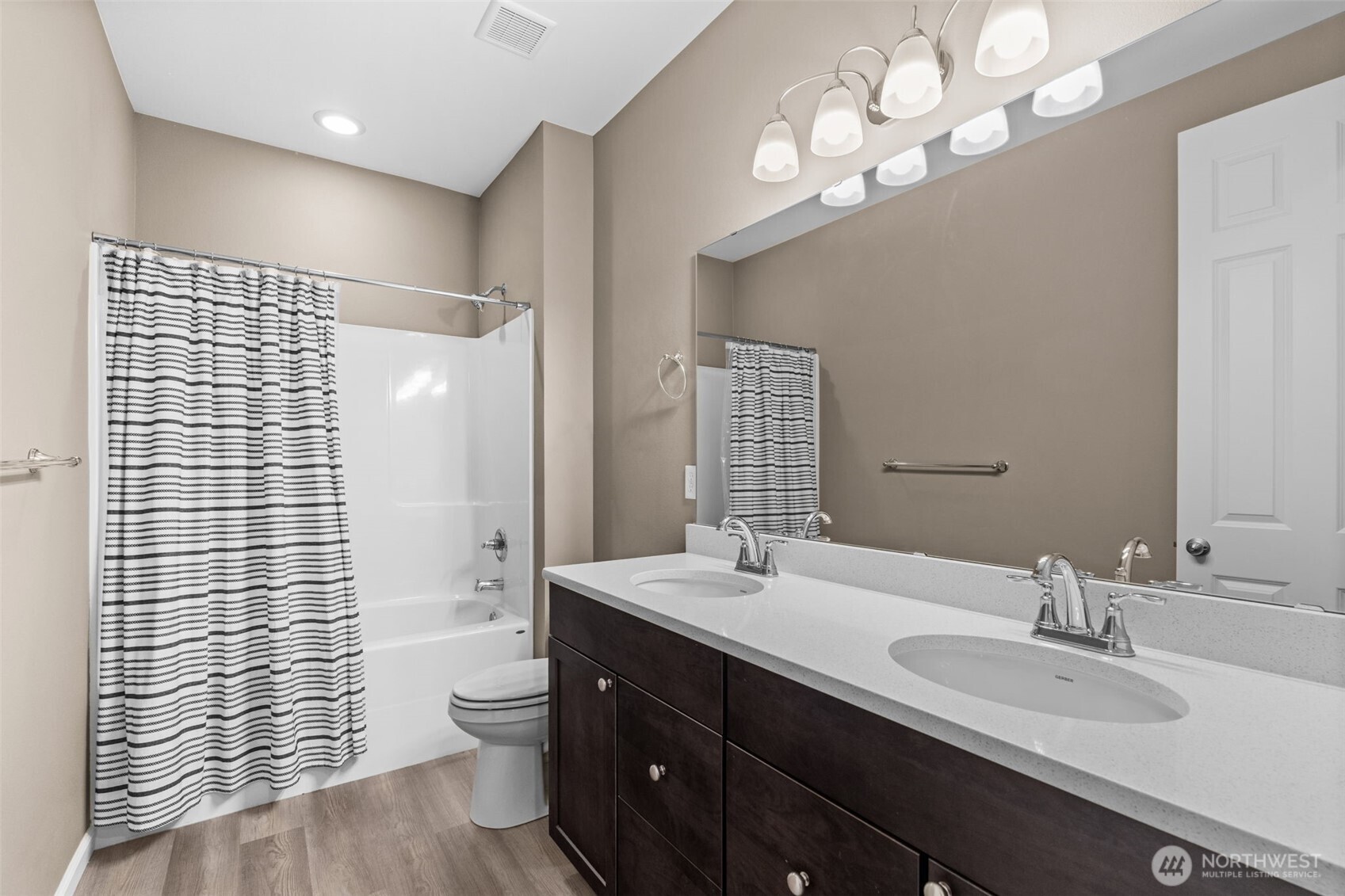 9852 Prospect Place , Gig Harbor, WA 98332