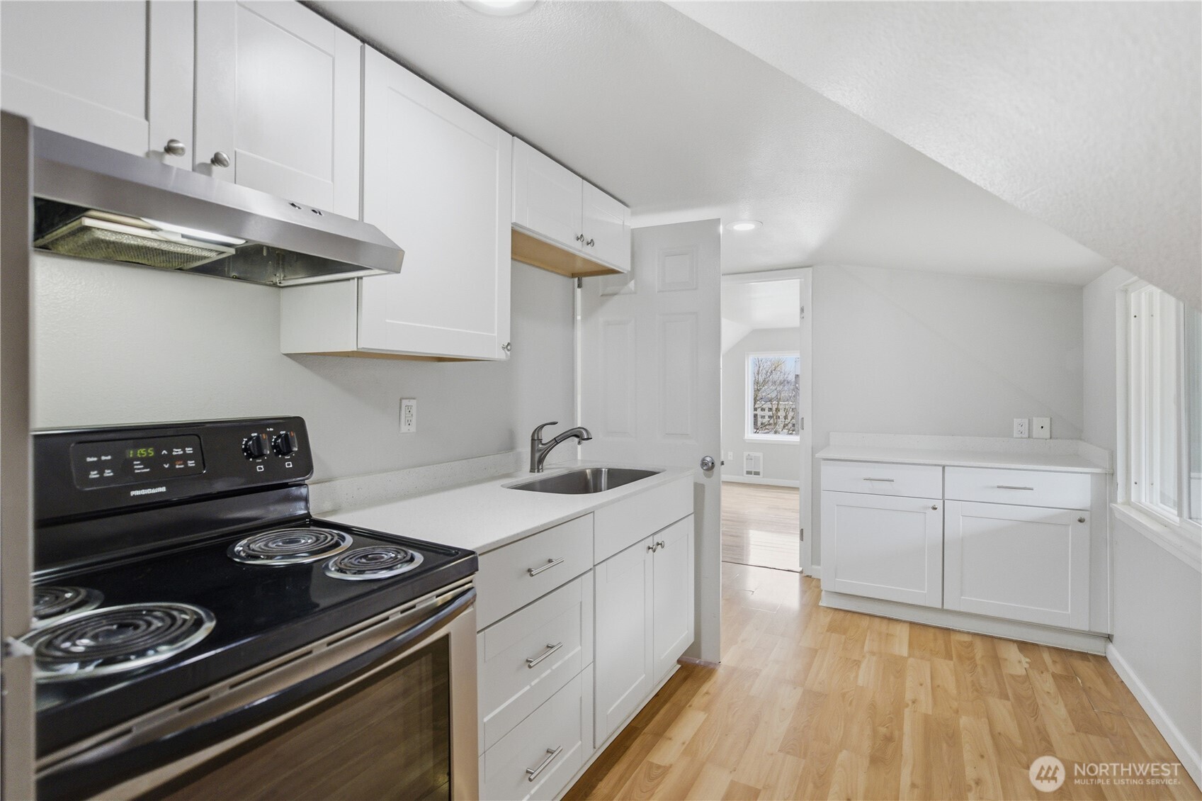 2529 S G Street , Tacoma, WA 98405